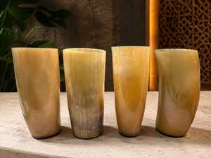 Verres à boire en corne de buffle naturelle, faits à la main – Vaisselle de bar bio - Product Image 1