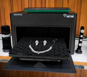 El Trusure MAX es una máquina de detección de diamantes cultivados en laboratorio de alto rendimiento, diseñada para una autenticación rápida de CVD y HPHT. - Product Image 1
