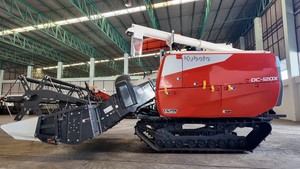 Cosechadora Combinada Premium Kubota DC120X 2026 de 120HP, Máquina de Cosecha de Arroz de Uso Pesado con Transmisión por Engranajes y Sistema K-Turn Automático - Product Image 6
