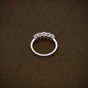 Anillo de Cinco Piedras de Diamantes Creados en Laboratorio para Mujer, Corte Ovalado, Diamantes Certificados, Oro Sólido, Joyería de Compromiso, Anillo de Promesa Elegante - Product Image 2