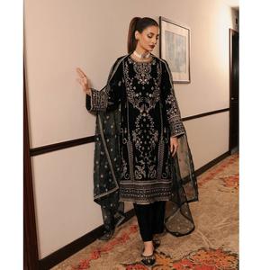 Ensemble haut et pantalon en crêpe pur pour femme, le plus vendu, avec dupatta en tulle doux et broderies lourdes à sequins, idéal pour les soirées et événements. - Product Image 1