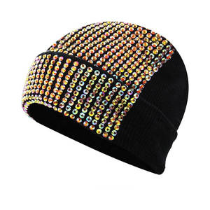 Bonnet en tricot confortable avec décorations en strass scintillants, accent élégant en cristal, bonnet en tricot extensible - Product Image 1