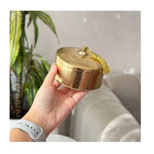 Bougie d'aromathérapie brillante dans un pot en métal avec couvercle disponible - Product Image 4