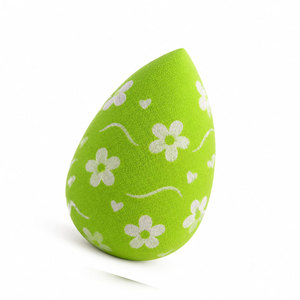 Éponge de maquillage verte avec motif floral blanc, éponge de beauté sans latex, applicateur de fond de teint cosmétique - Product Image 4