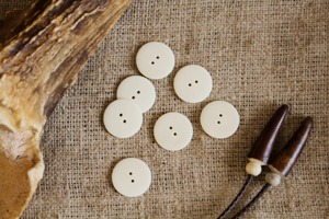 High Quality Custom Round 4-Hole Buffalo Bone Animal Style Durable <b>Handmade</b> Sewing Buttons for <b>Clothes</b> Shirt Suit buffalo bone - Product Image 5