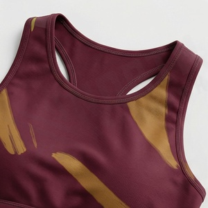 Conjunto de Yoga con Estampado de Sublimación Personalizado para Mujer, Bra Deportivo y Pantalones Cortos sin Costuras, Color Personalizado, Antibacteriano, para Gimnasio, Entrenamiento y Fitness - Product Image 4