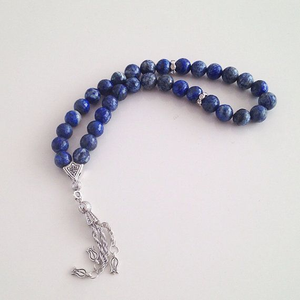 Hermoso Tasbih de Resina Hecho a Mano con Agarre Cómodo para Largas Sesiones de Dhikr, Misbaha de Resina de Lujo Exclusiva con Acabado de Alto Brillo - Product Image 3