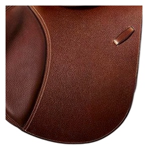 Selle d'équitation anglaise personnalisée en cuir véritable marron avec arceau en bois pour le dressage et le saut d'obstacles, idéale pour la pratique du close contact. - Product Image 5