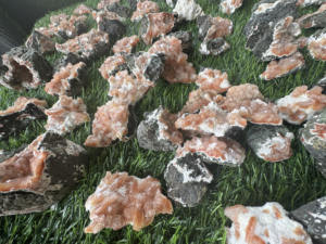 Cristal minéral de Heulandite orange de haute qualité en forme libre par Shivaay Minerals pour l'affichage - Product Image 3