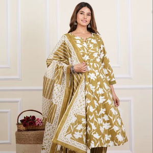 Ensemble Anarkali en coton à imprimé floral et broderies miroir, col en V, manches trois-quarts, longueur cheville, avec pantalon et dupatta, séchage rapide, idéal pour l'été et la protection solaire - Product Image 1