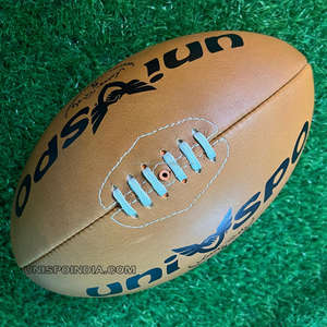 Pelota de rugby de cuero de vaca de aspecto antiguo, pelota de cuero natural totalmente cosida a mano y con cordones en la parte superior - Product Image 4