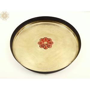 Utensilios de cocina y comedor Thali de latón de 13 pulgadas hechos a mano, artículo único para decoración del hogar - Product Image 1