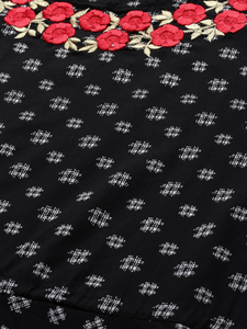 Robe Anarkali Kurta en coton cambriqué noir brodé à motifs géométriques, taille plus, col bateau, manches courtes, pour femmes, à porter au quotidien - Product Image 4