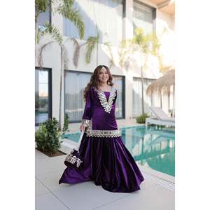 Ensemble haut et pantalon palazzo en velours glacé avec broderie Zari pour femmes - Product Image 4