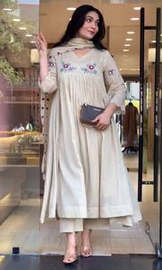 Conjunto de Kurti de Tela Romana para Mujer, Pantalón y Dupatta con Bordado, Corte Regular, Informal/Para Fiestas, Secado Rápido, Protección Solar - Product Image 3