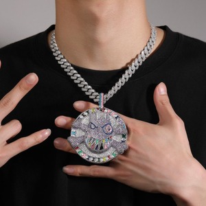 BES Colgante de Moissanita de Forma Redonda Adorable, Collar con Placa de Diseño de Dibujos Animados a Color, Joyería Hip Hop de Gran Tamaño para Raperos - Product Image 1