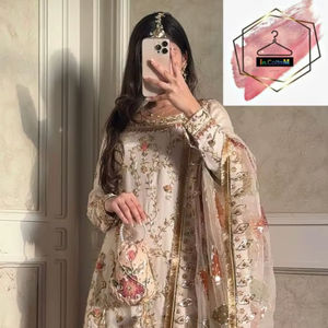 Krem rengi şifon ipek şarara kurta takı<span class=keywords><strong>m</strong></span>ı, işlemeli pullu şifon ipek üst ve şarara ile dupatta. - Product Image 1