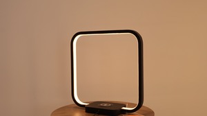 Lampe de table LED carrée moderne en plastique noir, commande tactile, intensité réglable, lumière blanche chaude 3000K, protection des yeux, pour chambre et bureau, décorative - Product Image 3