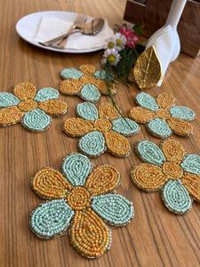 Sous-verres perlés faits à la main, style bohème et rustique, pour décoration de table, sous-verres ronds en perles de verre avec support, accent rustique pour la maison et la cuisine - Product Image 2