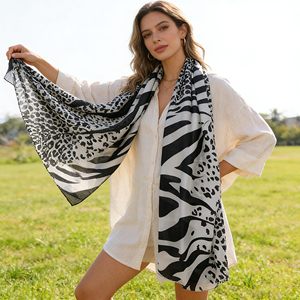 Fabricant de foulards en soie de mûrier de luxe avec impression personnalisée du logo, foulard en soie imprimé numérique carré pour femmes - Product Image 2