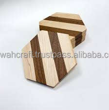 ชุดจานรองแก้วไม้เนื้อแข็งและเรซิ่นสุดคลาสสิกและทันสมัย ป้องกันการลื่นและกันความร้อนอย่างเป็นธรรมชาติ ขนาด 4 นิ้ว สำหรับใช้ในบ้านหรือโรงแรม หรูหรา เหมาะสำหรับวางแก้วชาและกาแฟ - Product Image 4