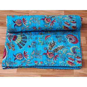 Couvre-lit indien vintage Gudri imprimé au bloc et au kantha, motif poisson, bleu indigo, par le fabricant - Product Image 4