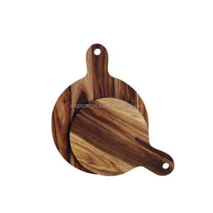 Tabla de cortar de madera con temática de picnic para reuniones de verano, almuerzos al aire libre y experiencias gastronómicas en el campo - Product Image 1