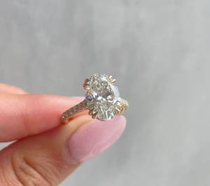 แหวนหมั้นเพชรทรงรี 14k ทองคำขาว ประดับเพชร CVD แบบเม็ดเดี่ยว งานแฮนด์เมด เครื่องประดับชั้นดี สำหรับเจ้าสาว - Product Image 1