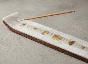 Soporte de incienso de madera para varillas con recogedor de cenizas, quemador de incienso de latón con 3 orificios, soporte de madera para varillas de incienso para meditación - Product Image 1