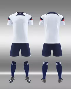 Uniformes de football pour adultes, hommes, impression numérique personnalisée, maillot de football OEM, vêtements de sport à séchage rapide, 100% polyester - Product Image 3