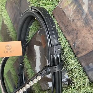Brida de Cuero de Alta Calidad con Acolchado Ultra Suave, Cabezada de Cuero Patentado, Diadema con Cristales, Riendas, Equipo para Caballos ADIBA OVERSEAS - Product Image 4