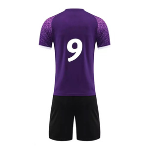 Maillot et short de football personnalisés pour clubs de football professionnels, kit de football personnalisé haut de gamme pour équipes sportives compétitives - Product Image 2