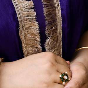 Anillo de Racimo Emerald Garden con Gema Verde y Diamantes Polki, Creado en Plata de Ley 925 Gajaah para Mujer - Product Image 3