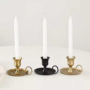 Porte-bougie en métal moderne de bonne qualité pour la décoration de la maison, centre de table de mariage et décoration de table d'hôtel, disponible à la vente - Product Image 4