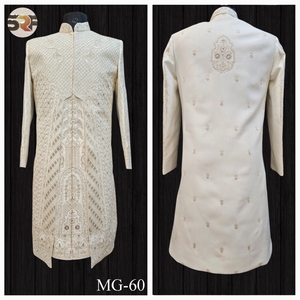 Traje de boda Sherwani de 2 capas para hombre, color blanco, con bordado elaborado, completo con dupatta y pantalón a juego. - Product Image 2