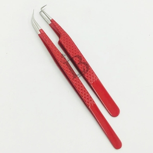 Pince à épiler professionnelle rouge à 90 degrés pour extensions de cils – Ensemble durable antidérapant de qualité supérieure à prix avantageux - Product Image 1