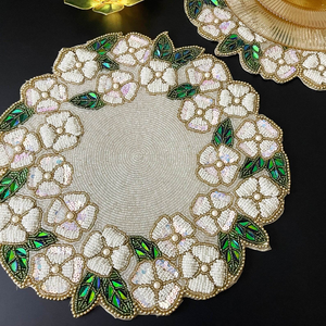 Chemin de table rond et set de table faits main, luxueux, brodés de fleurs, écologiques, avec perles et dentelle à sequins, pour décoration de table, personnalisable - Product Image 2