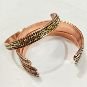 Bracelet magnétique en cuivre unisexe de qualité supérieure Design tactile en laiton classique pour l'arthrite Soulagement du canal carpien Manchette de mode d'énergie quotidienne - Product Image 3