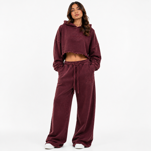 Conjunto deportivo de sudadera con capucha corta y pantalón de pierna ancha ONE APEX para mujer, con lavado ácido y efecto desgastado, color borgoña, de felpa francesa gruesa, 100% algodón. - Product Image 1