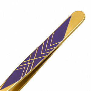 Pinzas de Cejas de Lujo Chapadas en Oro, Punta Puntiaguda, Herramienta de Precisión para el Cuidado de las Cejas, Diseño Duradero, Patrón Morado - Product Image 4