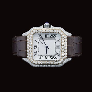 Reloj de Cuarzo con Diamantes Moissanite de Lujo y Calidad Premium, Regalo para Parejas, Correa de Cuero Marrón, Esfera Blanca Cuadrada, Disponible para la Venta - Product Image 3