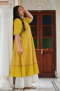 Kurti Anarkali en coton lurex à manches courtes pour femme, grande taille, col rond, imprimé floral, coupe évasée, tenue décontractée, couleur moutarde - Product Image 2