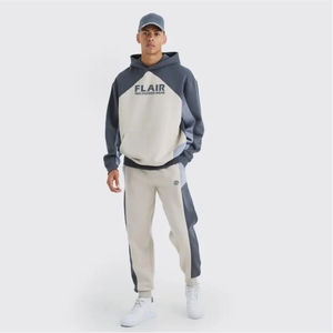Conjunto Deportivo Gris y Crema para Hombre – Sudadera con Capucha y Pantalones Jogger - Product Image 3
