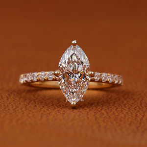 Anillo de Compromiso de Lujo con Diamante Cultivado en Laboratorio, Corte Marquesa, en Oro Sólido de 14K, Anillo de Boda Hecho a Mano con Pavé para Mujer - Product Image 1