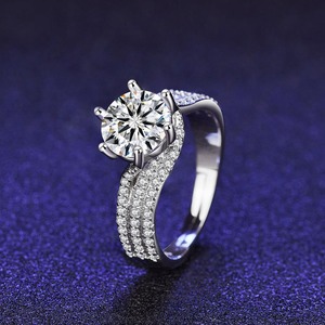 Anillo de Diamantes de Plata 925 Más Vendido para Uso Diario, Joyería de Oficina y Accesorio para Ocasiones Casuales Disponible para la Venta - Product Image 4