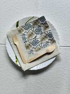 Nappe de table réutilisable et lavable en coton 100% à imprimé floral bleu, décoration de table pour la maison, les mariages et les fêtes - Product Image 4