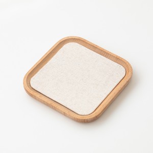 Plateau à bijoux en bois avec insert en lin, design minimaliste pour l'affichage des bagues - Product Image 6