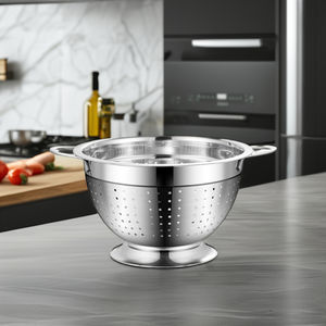 La construcción robusta y de alta demanda hace que las coladores metálicos sean ideales para alimentos pesados como patatas, pasta y legumbres remojadas. - Product Image 5