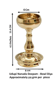 Lampe à huile traditionnelle en laiton Udupi Nanda Bowl Diya pour la Puja, Diwali, les mariages et la décoration religieuse hindoue - Product Image 4