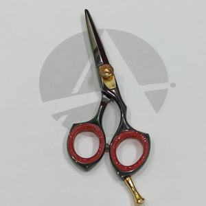 Ciseaux de coiffure en acier inoxydable avec revêtement en titane noir, 5,5 pouces, lames aiguisées, pointe arrondie, pour la coupe de cheveux en salon - Product Image 1